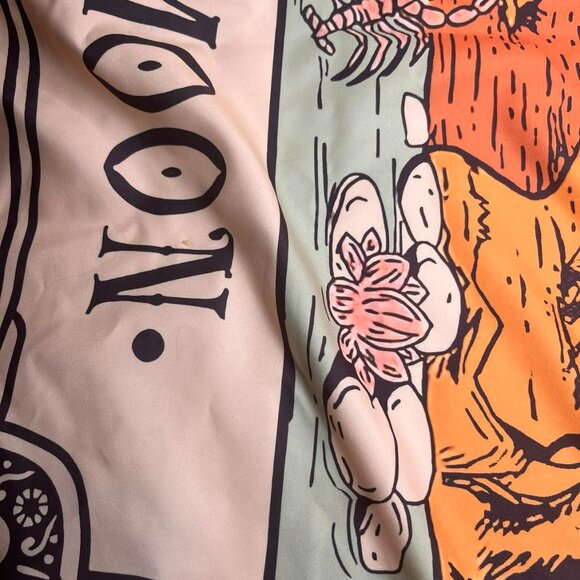 🌙 Silk Satin Scarf – “The Moon” – 75x75 cm - Picture 9 of 11